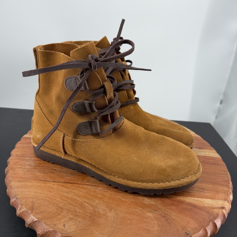 UGG Women's Elvi brown suede lace-up ankle boots‎ sz 7